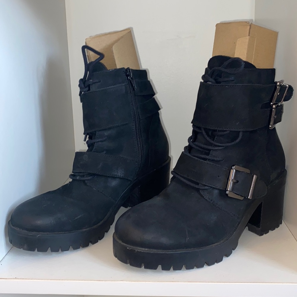 Moto boots